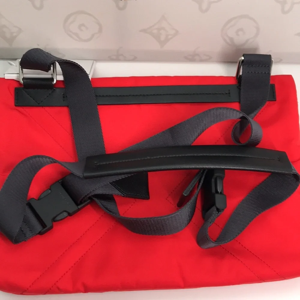 NWT Givenchy Red Downtown Flat Crossbody Bag Men’s Authentic